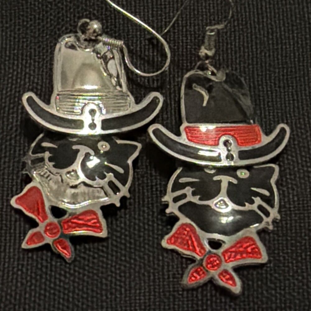 Vintage Edgar Berebi Signed Black Enamel Cowboy Hat Cat Dangle Earrings